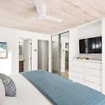 Renovated Riverfront 3 Bedroom 2 Ba With Pool - Walk To Town!
